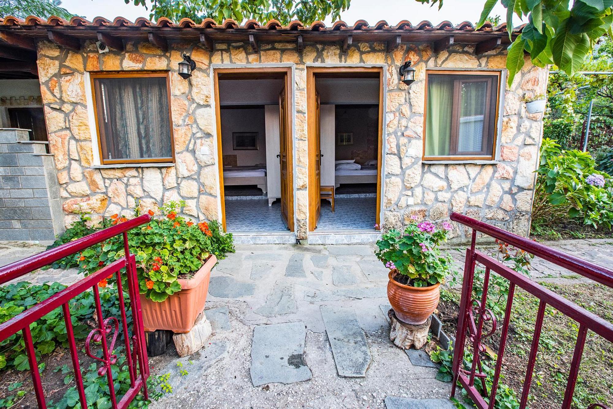 Alekas Studios Therma  Exterior photo